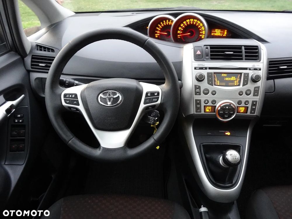 Toyota Verso 1.8 Sol - 20