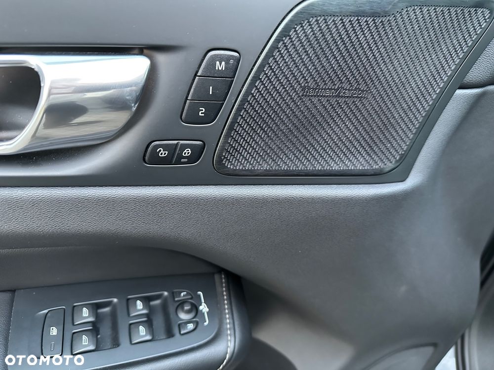 Volvo XC 60 D5 AWD Geartronic Inscription - 10