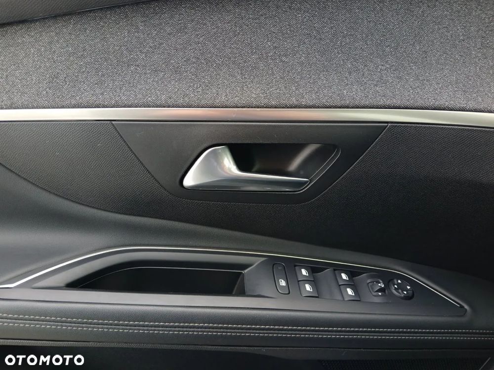 Peugeot 5008 1.6 PureTech Allure S&S EAT8 - 21