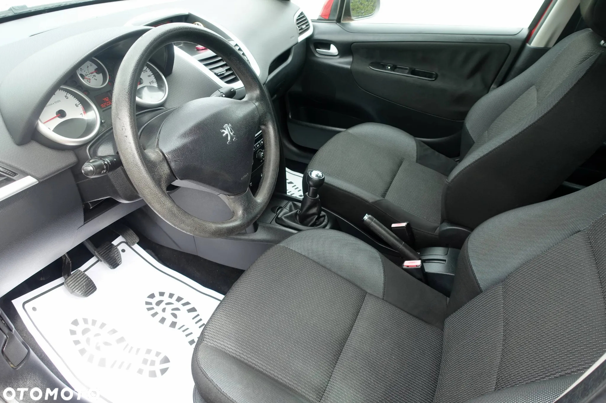 Peugeot 207 - 11