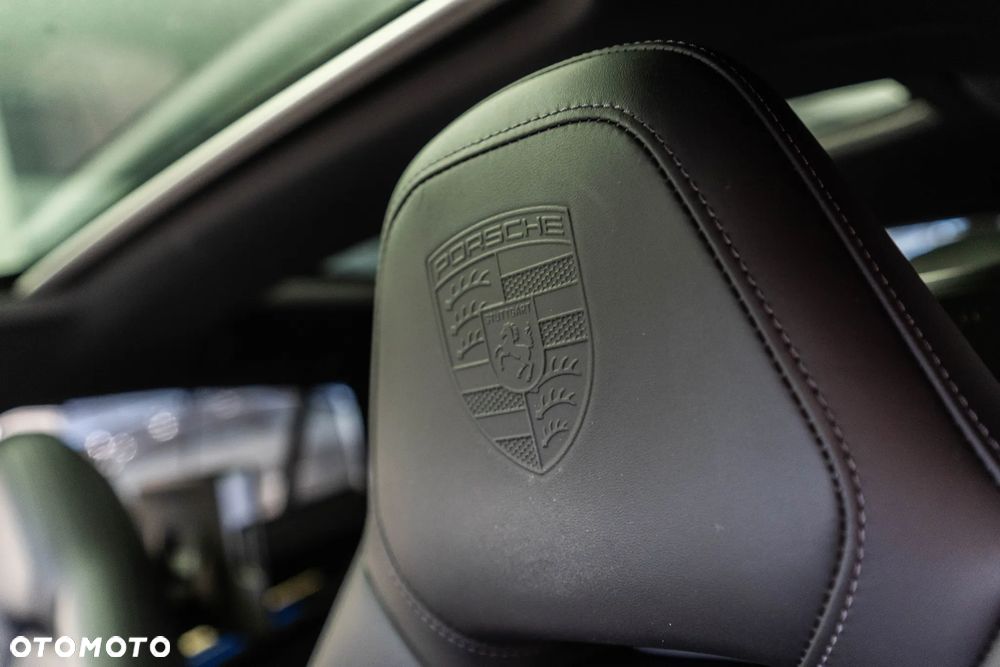 Porsche Panamera 4 - 35