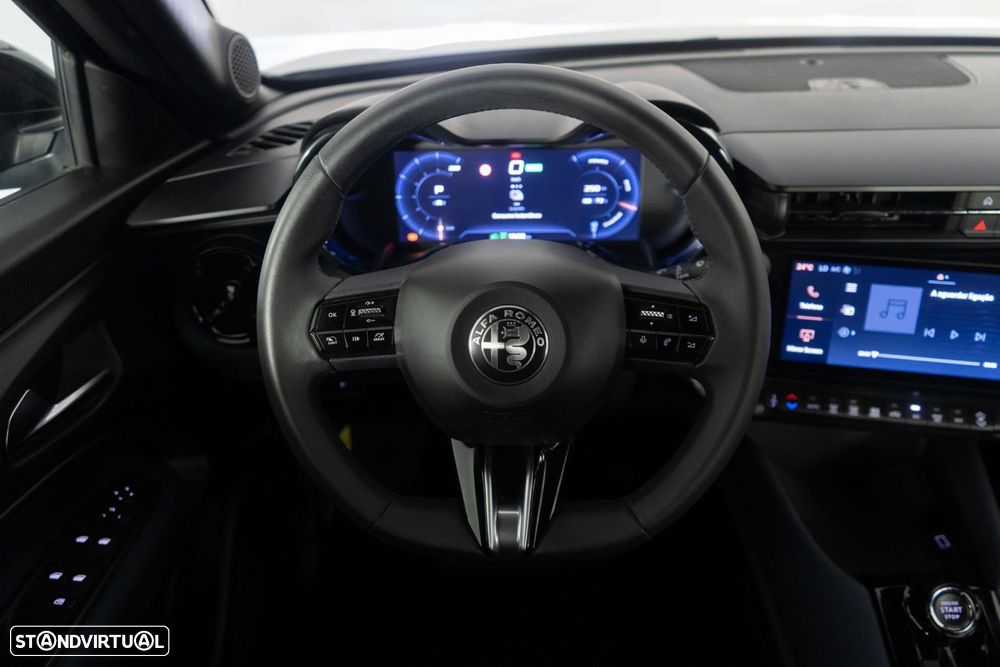 Alfa Romeo Junior Elletrica 50 kWh Launch Edition - 23