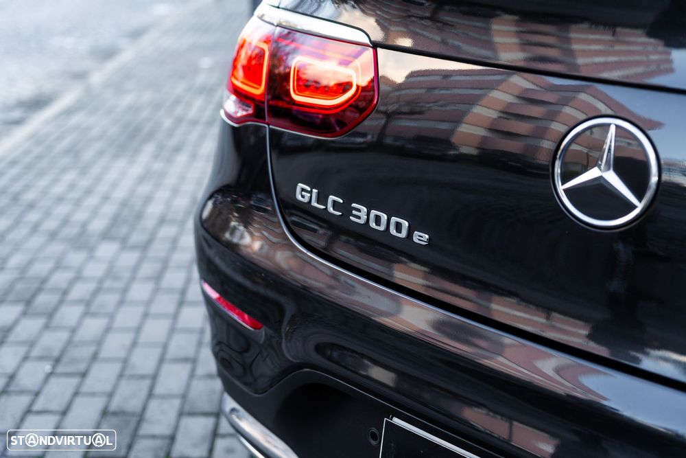 Mercedes-Benz GLC 300 e Coupe 4Matic 9G-TRONIC AMG Line - 32