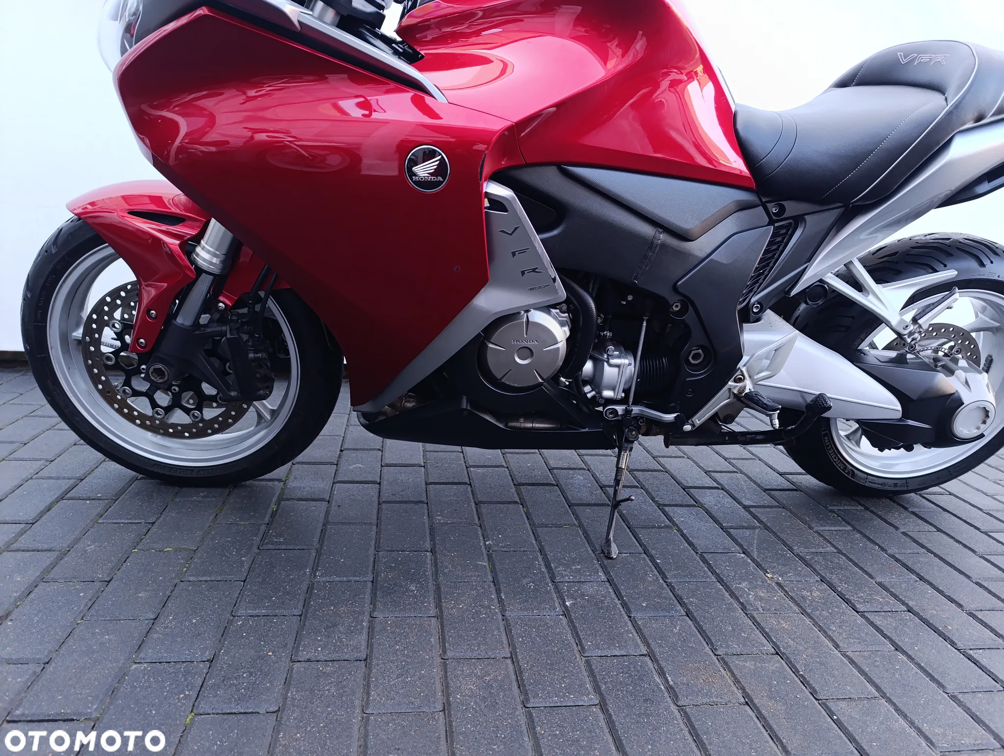 Honda VFR - 12