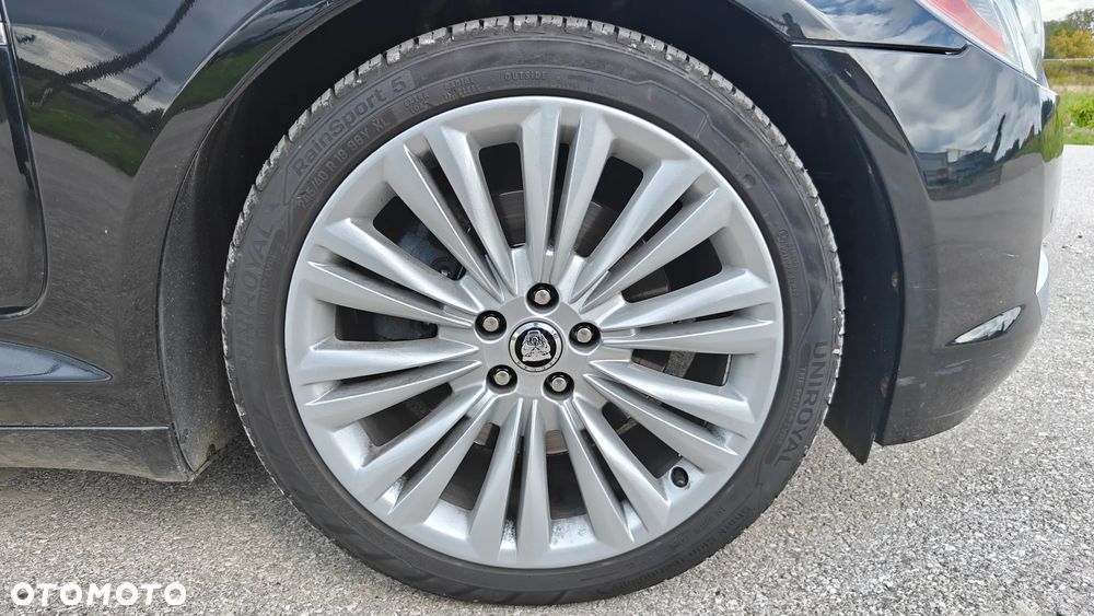 Jaguar XF 3.0 V6 D Luxury - 22