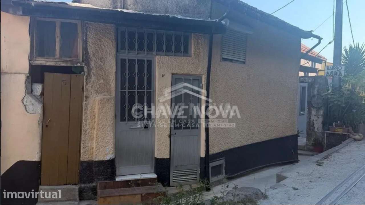 Moradia T2 para Remodelar em Campanhã - Grande imagem: 2/6