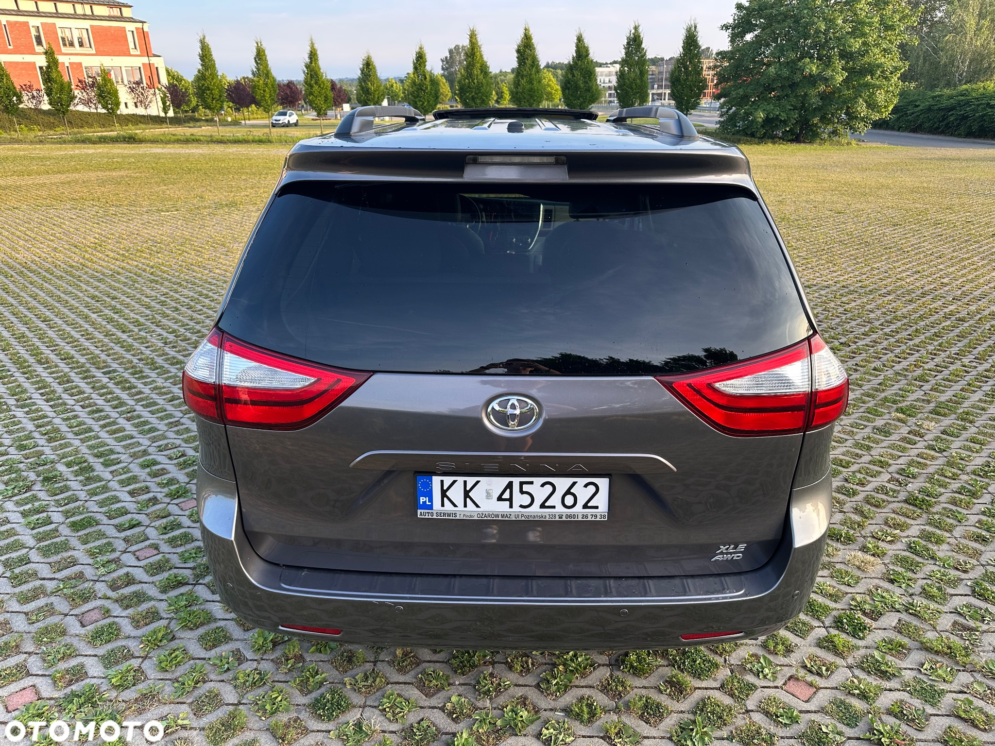 Toyota Sienna 3.5 V6 XLE AWD - 14