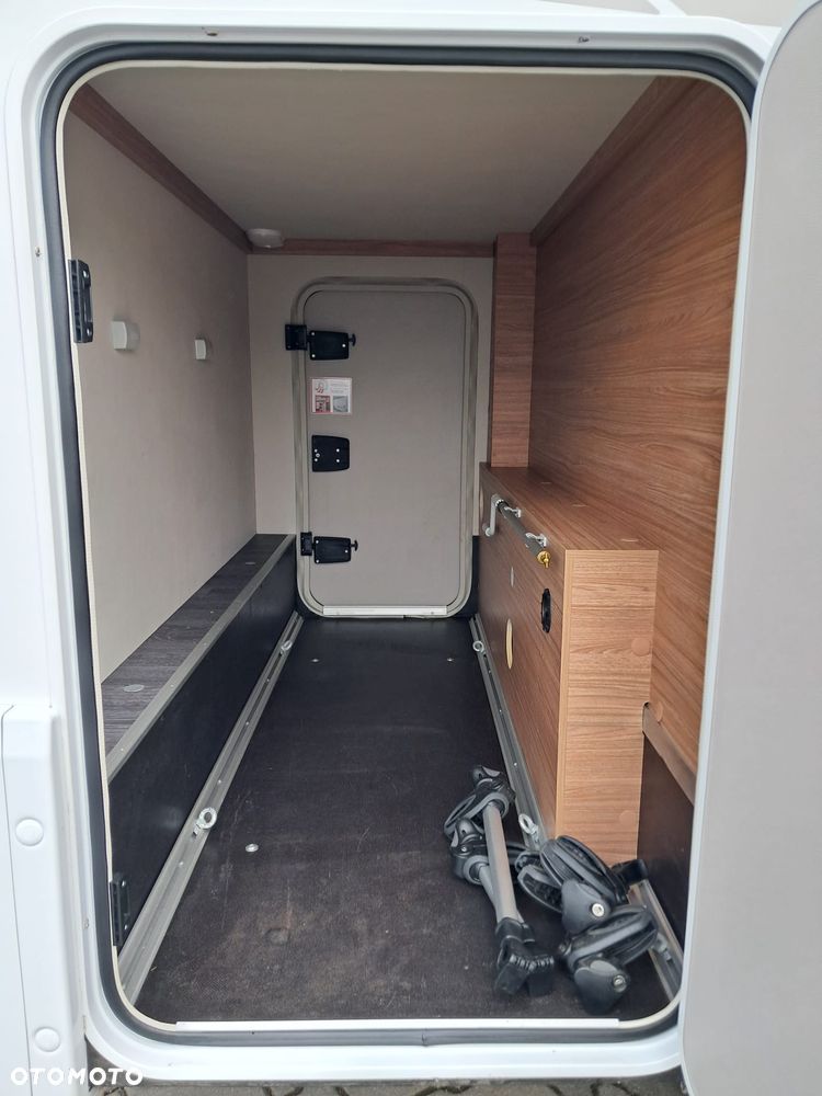 Weinsberg X-Cursion 500 MQ 2 osobne łóżka  4 osoby Wersja Zimowa  FV23% - 28