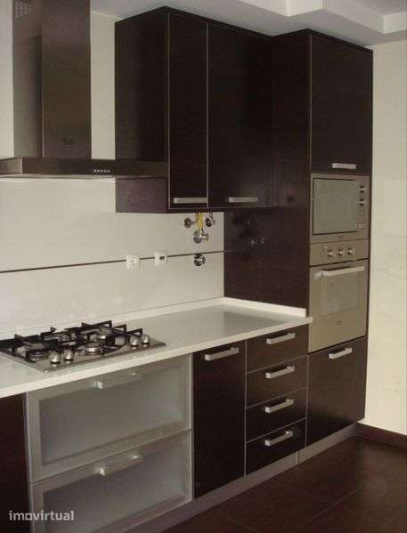 Arrendo t2 venda do pinheiro - Grande imagem: 2/12