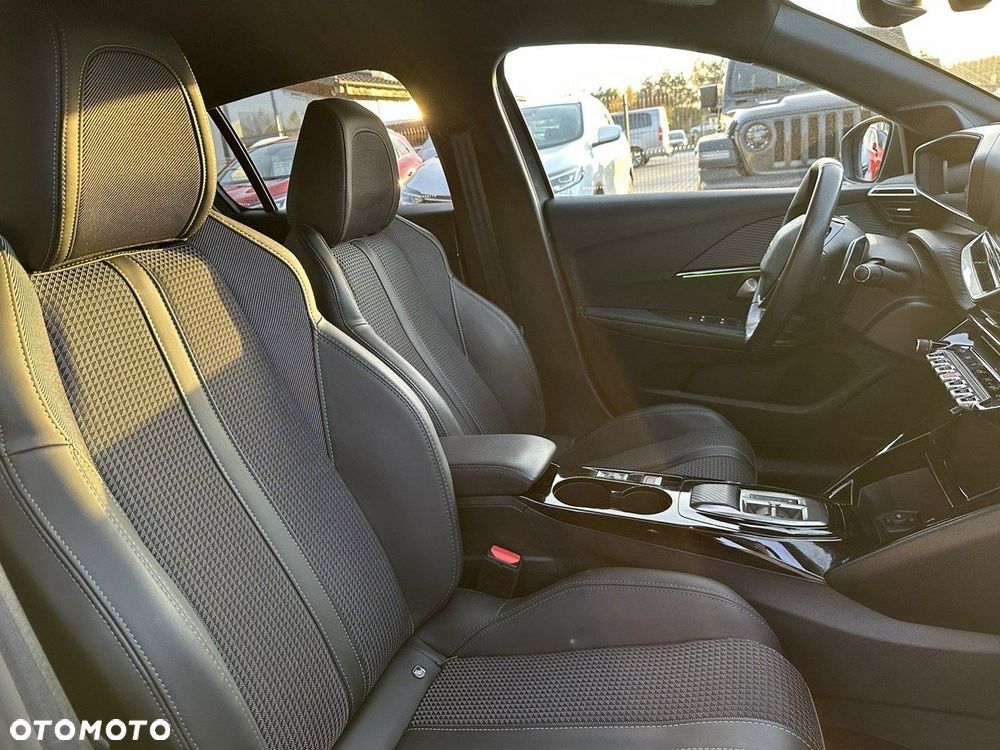 Peugeot 208 PureTech 100 EAT8 GT - 9