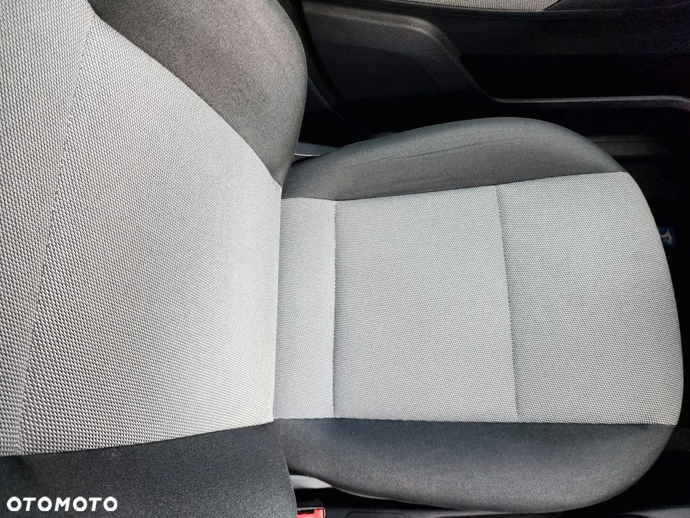 Skoda Fabia 1.2 HTP COOL Edition - 30