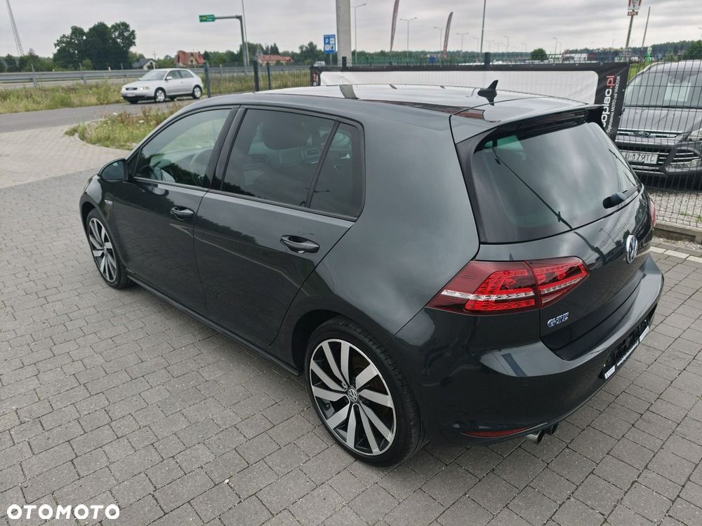 Volkswagen Golf - 19