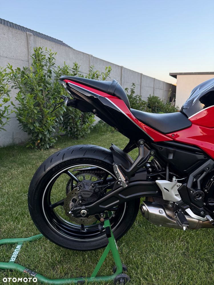 Kawasaki Ninja - 11
