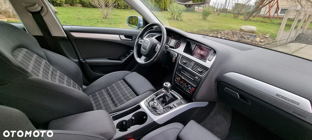 Audi A4 Avant 2.0 TDI DPF quattro Attraction - 22