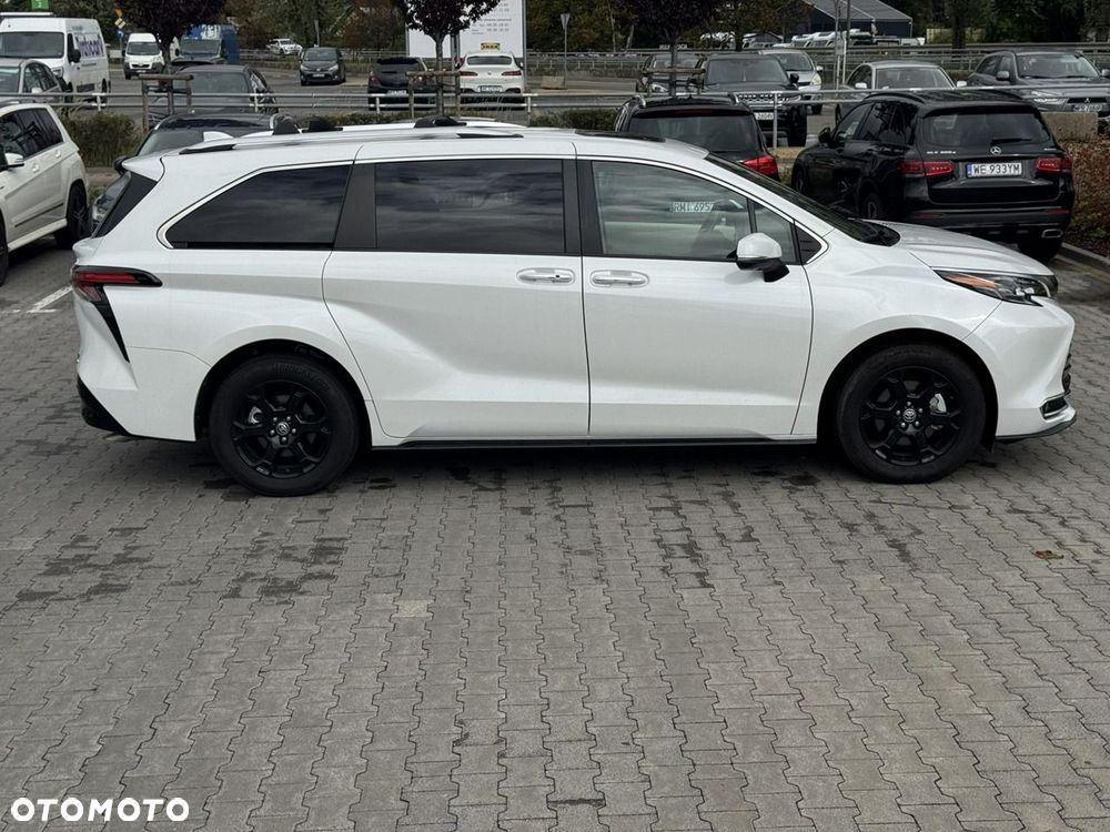 Toyota Sienna - 12