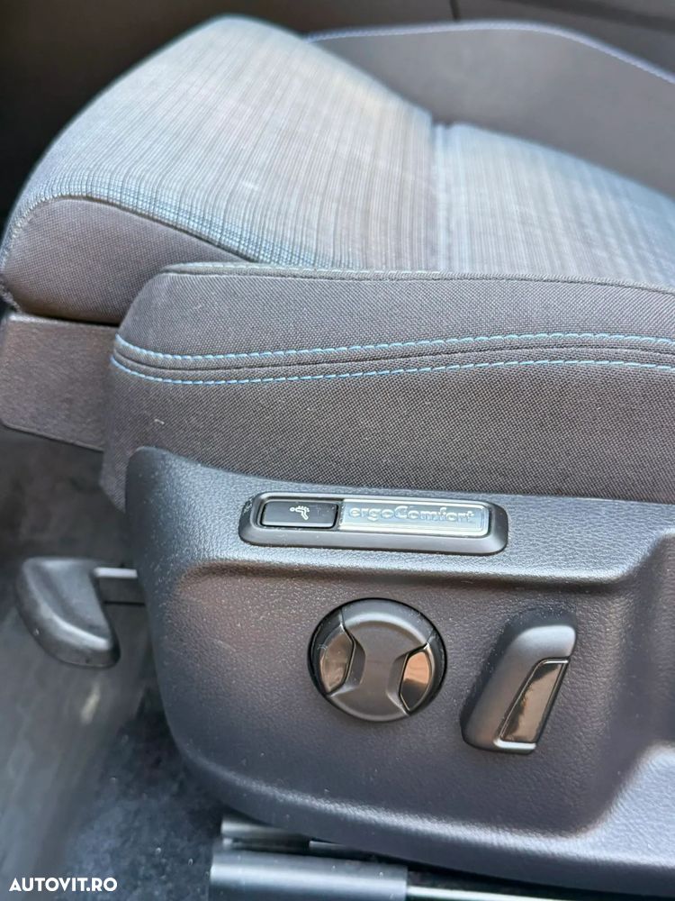 Volkswagen Passat - 14