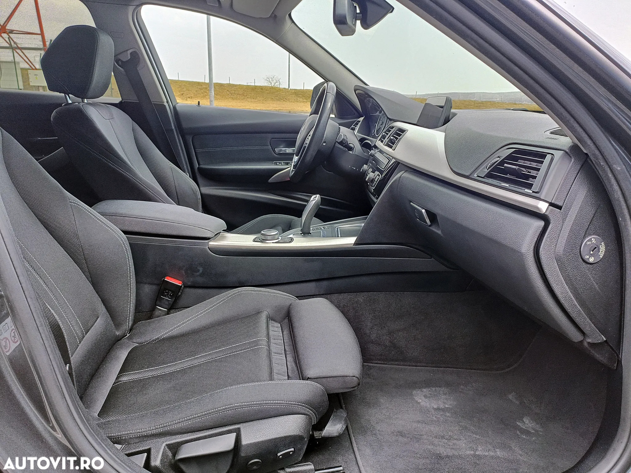 BMW Seria 3 320d Touring Aut. Sport Line - 9