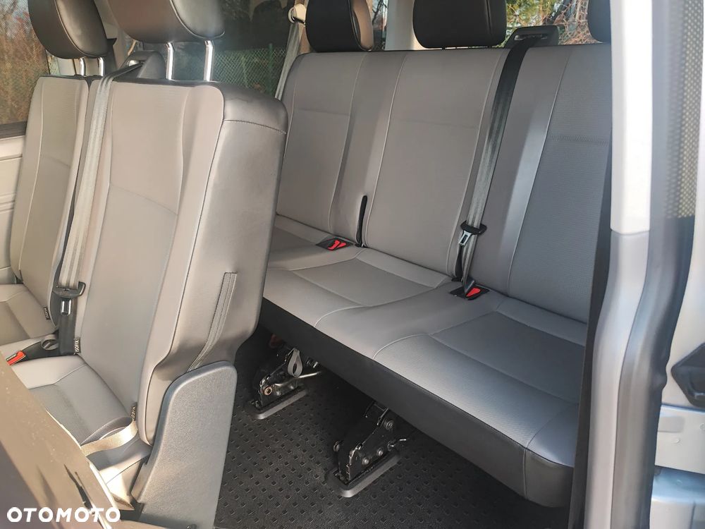 Volkswagen Caravelle 2.0 TDI L2 Highline 4Motion DSG - 9