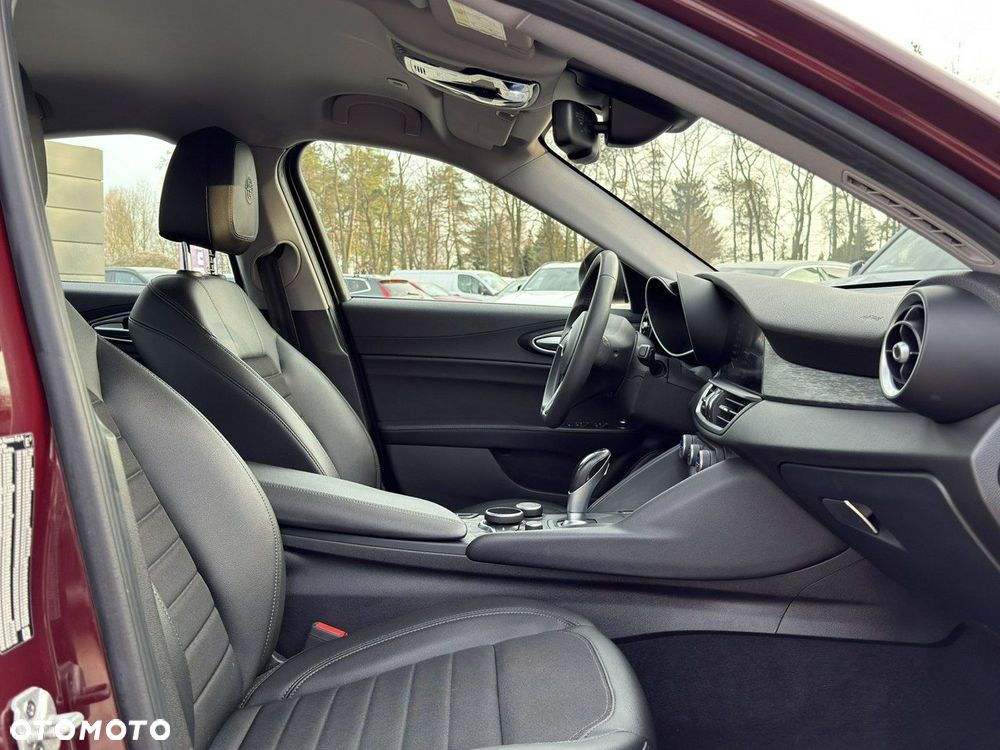 Alfa Romeo Giulia - 21