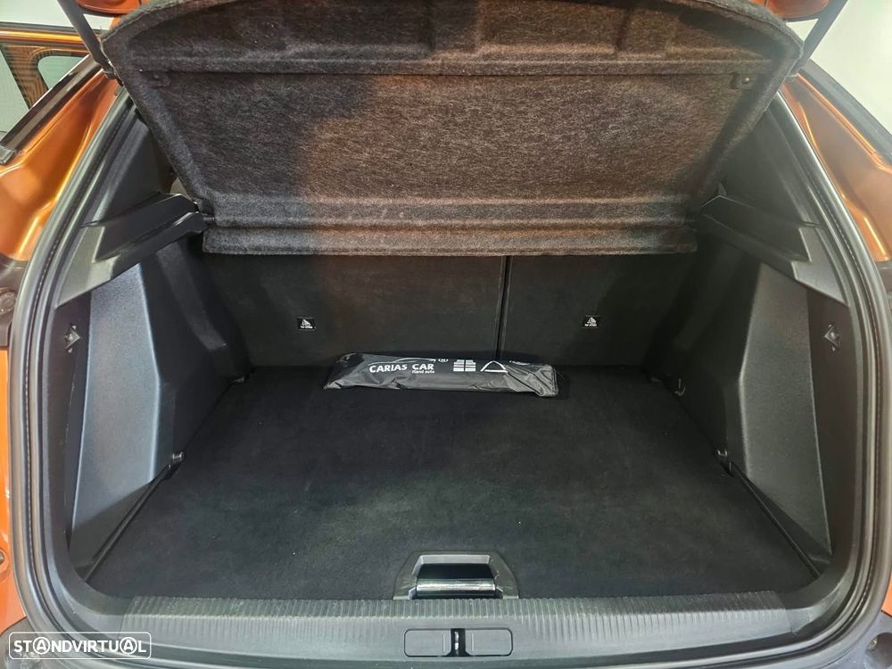 Peugeot 2008 1.2 PureTech Allure EAT8 - 23