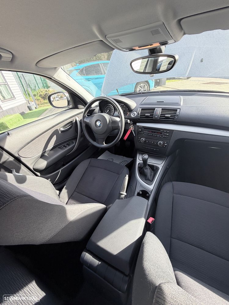 BMW 118 d Line Urban - 11