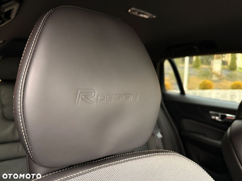 Volvo V60 D4 AWD R-Design - 23