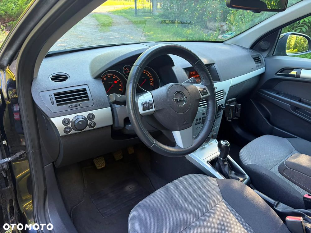 Opel Astra 1.6 Color Edition - 15