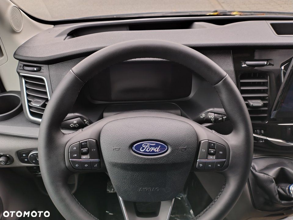 Ford Nowy Transit - 12