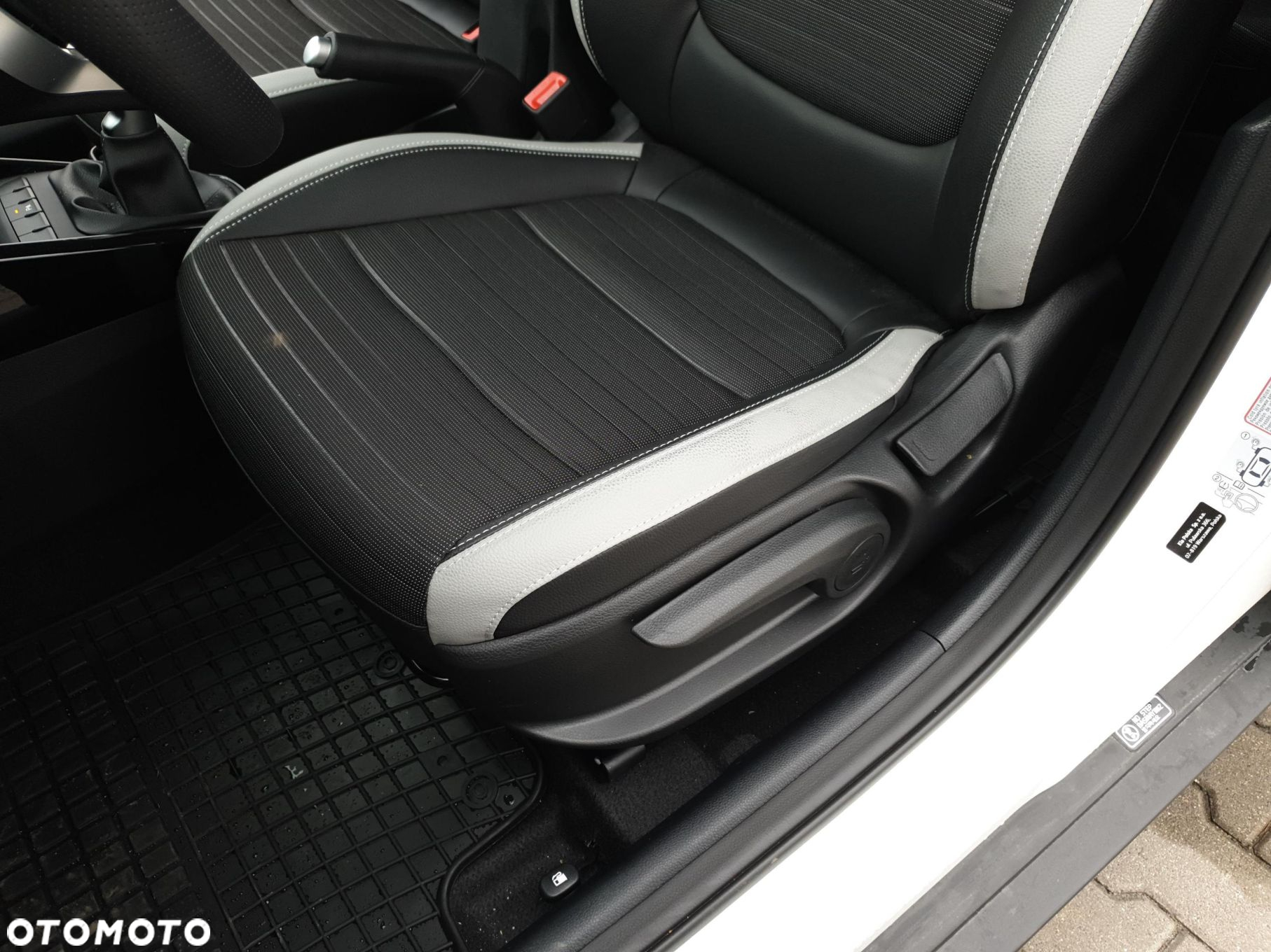 Kia Stonic 1.0 T-GDI L - 11
