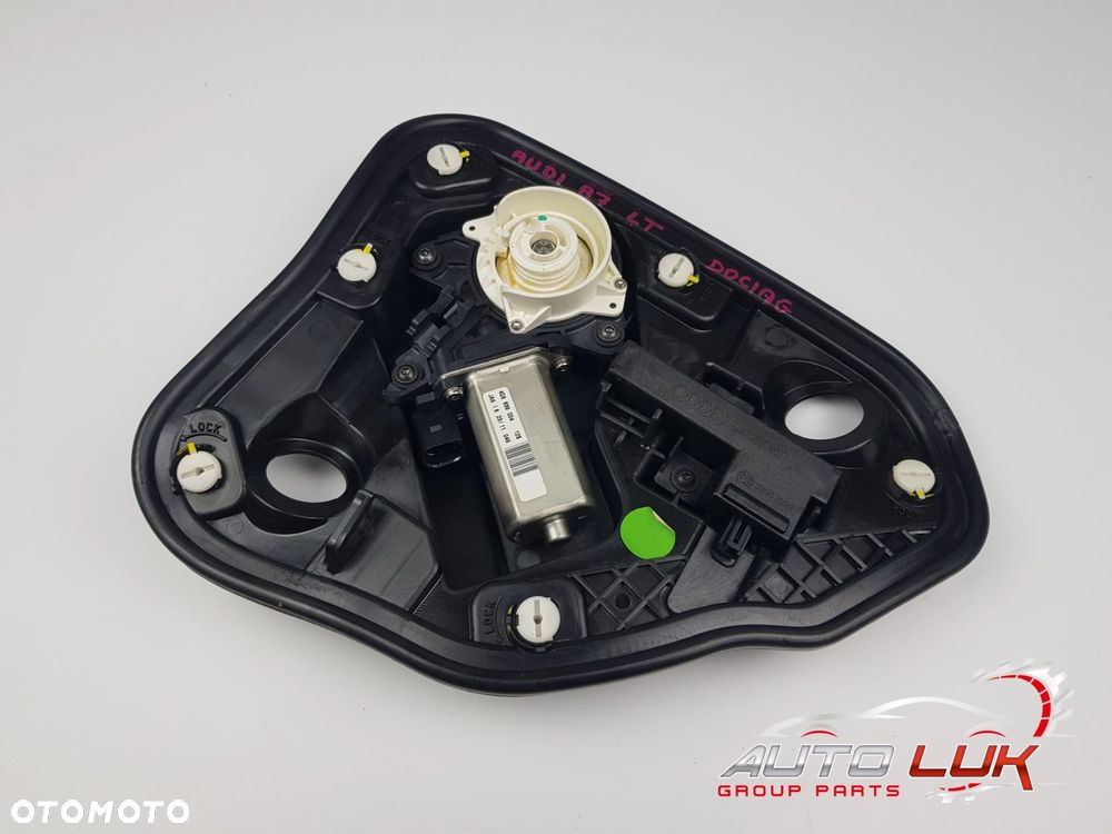 Silniczek Silnik Dociąg drzwi prawych Prawy Tył Audi A7 S7 4G 4G8839004 - 1