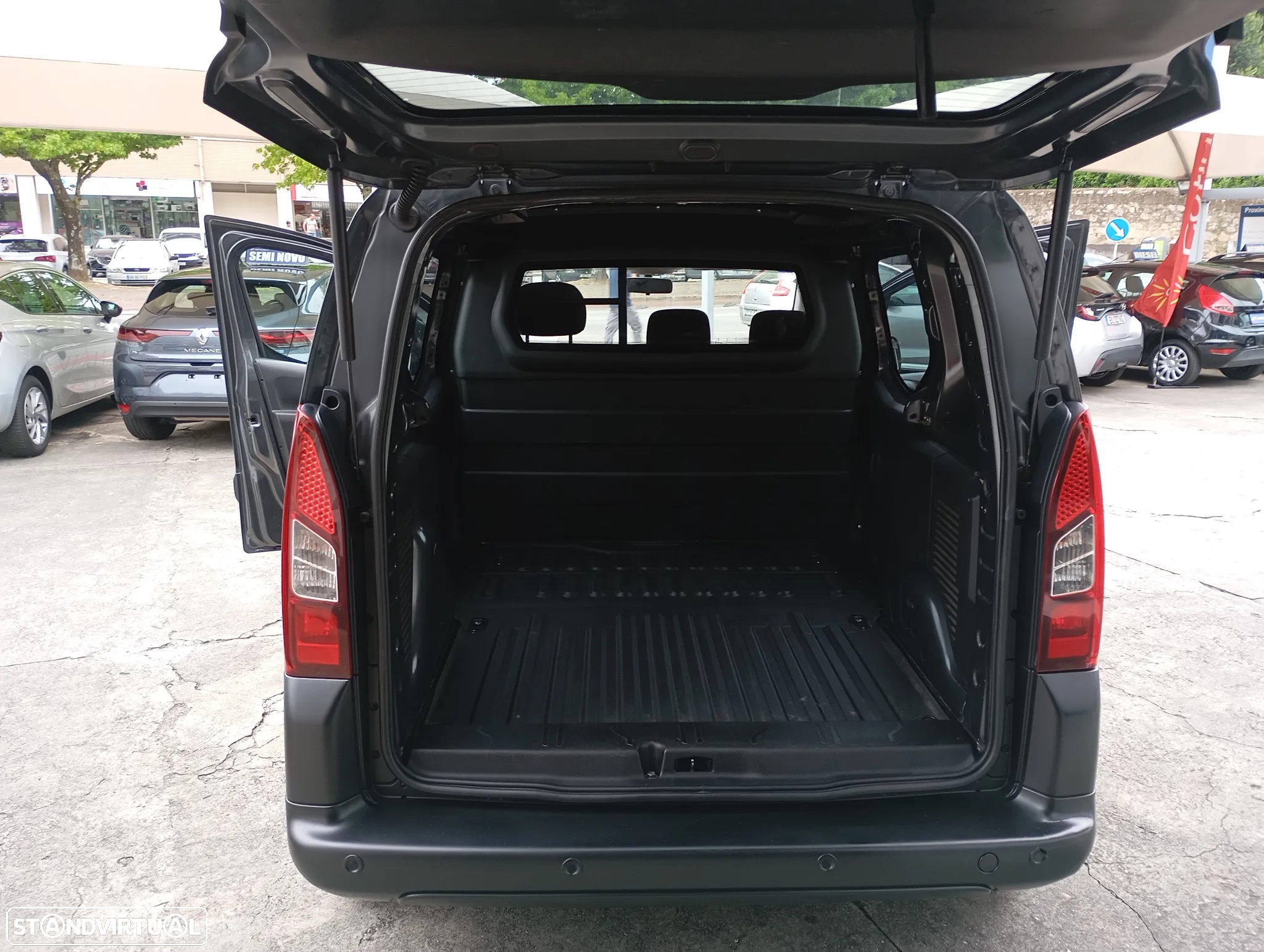 Citroën Berlingo 1.6 Hdi Automática AT6 - 10