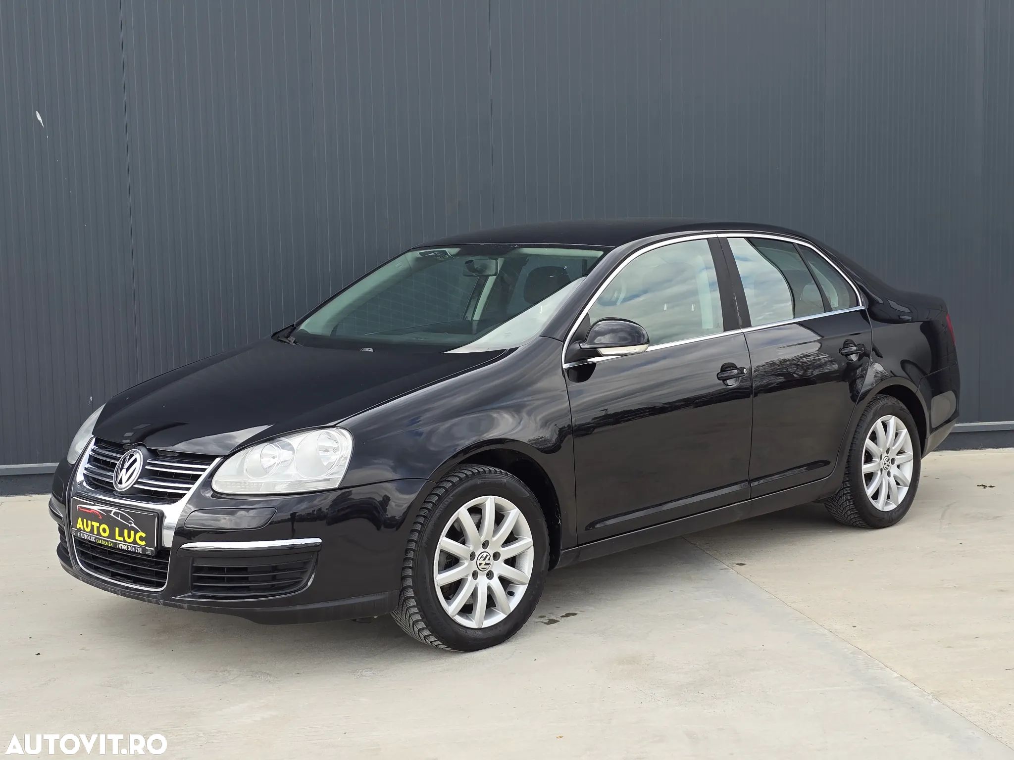 Volkswagen Jetta 1.4 TSI Comfortline - 1