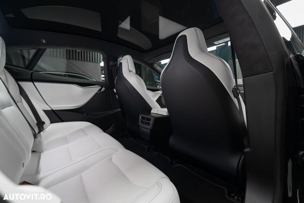 Tesla Model S - 35