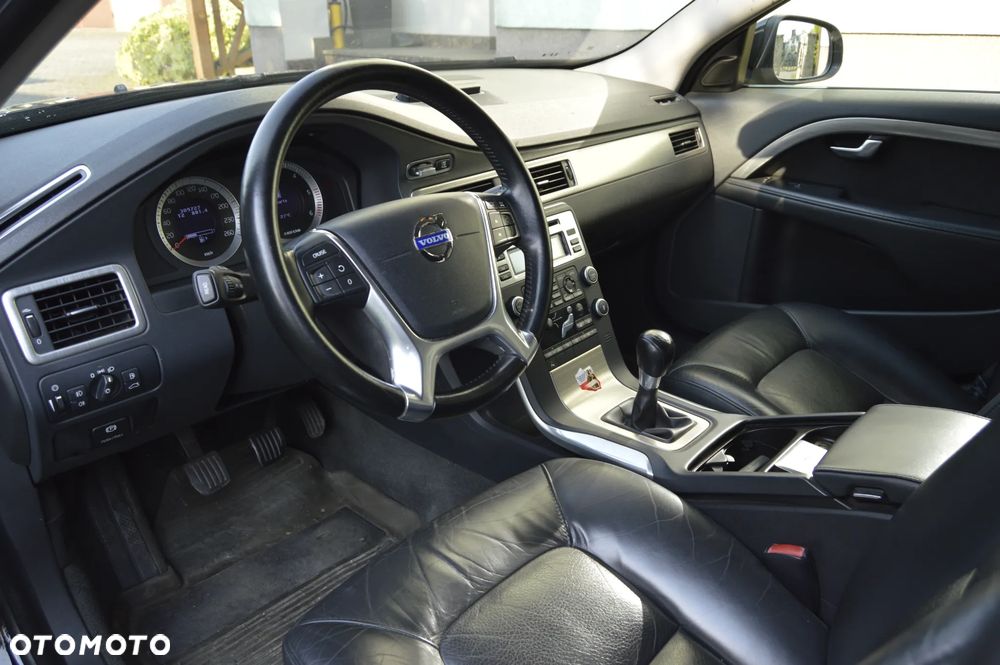 Volvo V70 D5 Summum - 2