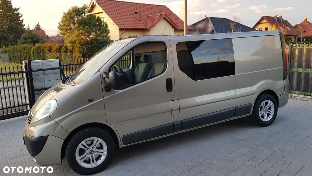 Opel Vivaro ver-2-0-tdci-titanium - 22