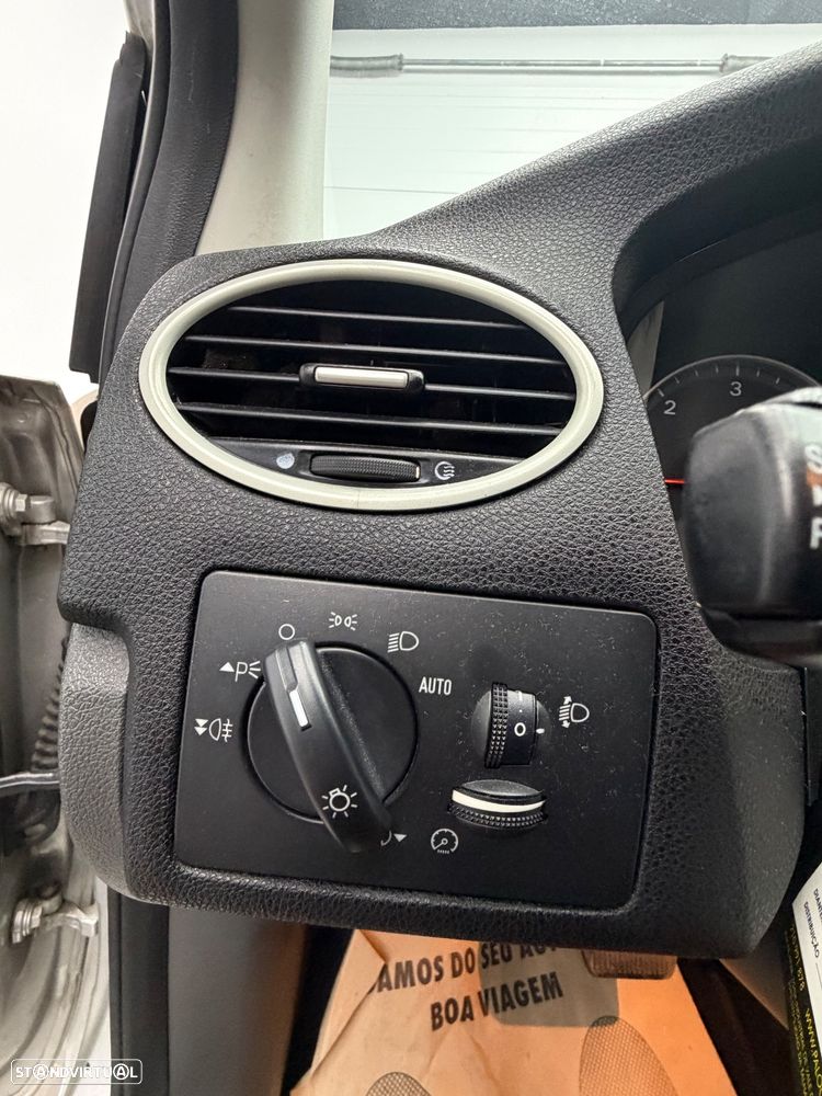 Ford Focus 1.6 TDCi Ghia CVT - 10