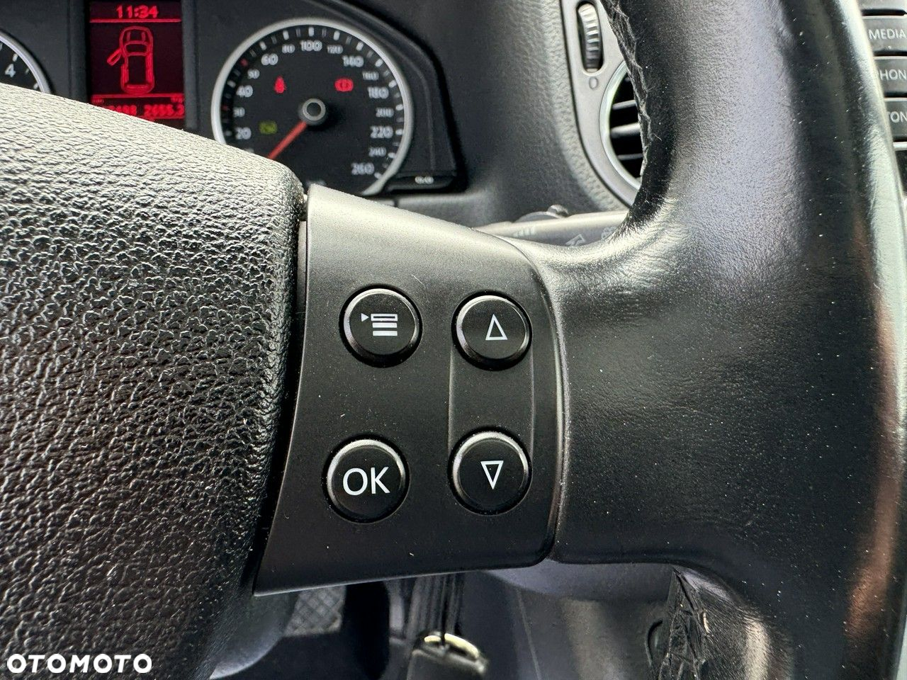 Volkswagen Tiguan - 23