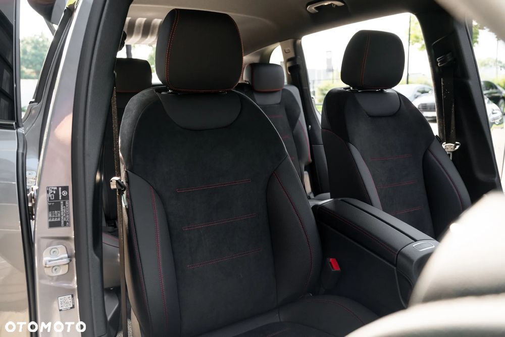 Mercedes-Benz GLB 200 AMG Line 7G-DCT - 9