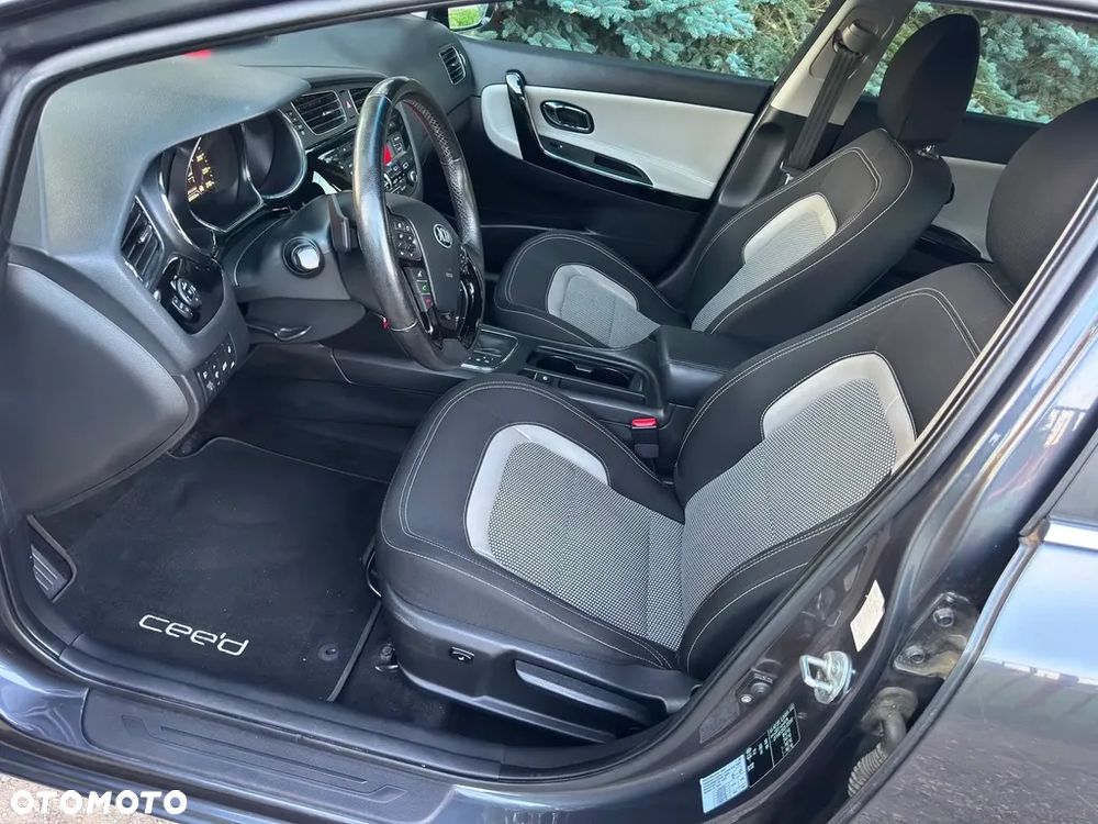 Kia Ceed 1.6 GDI DCT Platinum Edition - 6