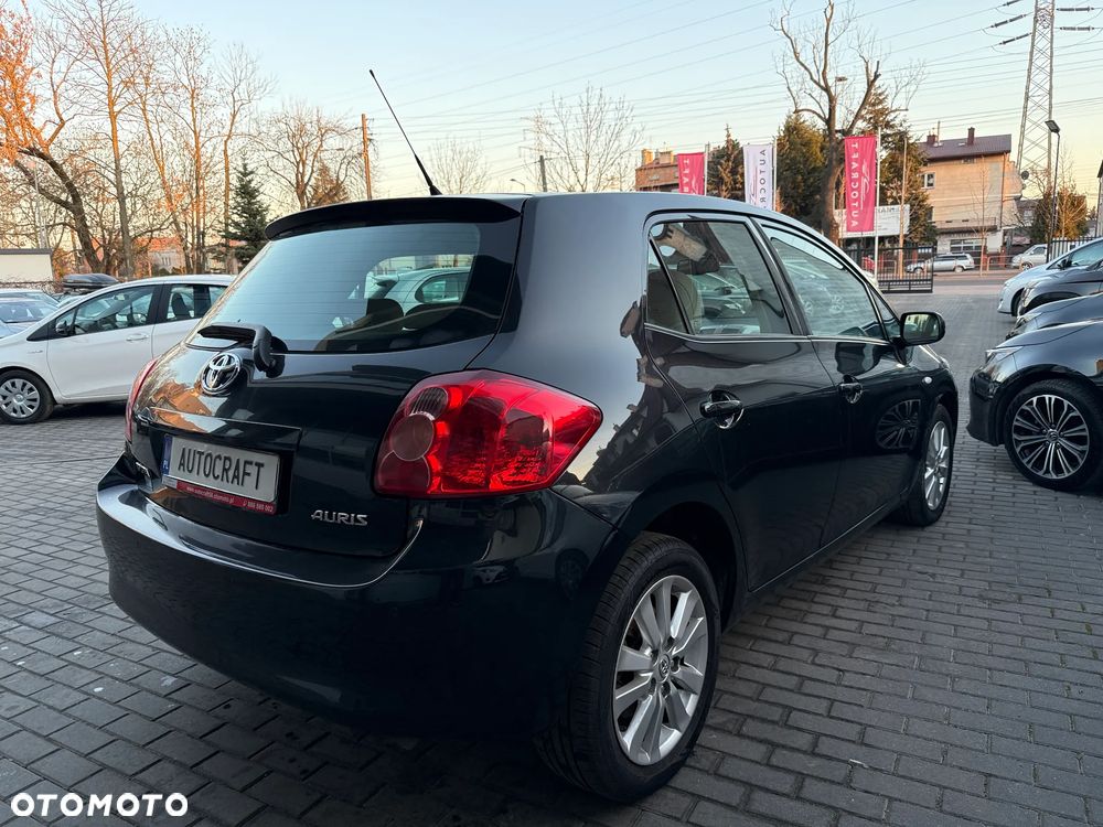 Toyota Auris 1.8 Premium - 26