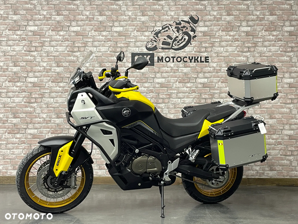 QJMOTOR SVT 650X