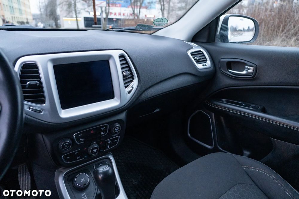 Jeep Compass - 11