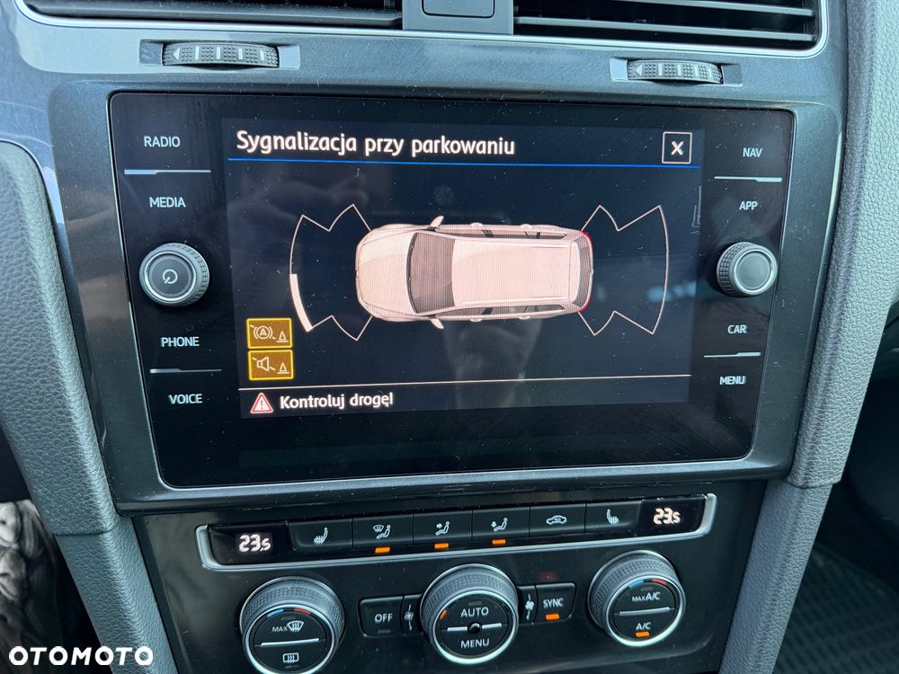 Volkswagen Golf 2.0 TDI SCR DSG Comfortline - 14