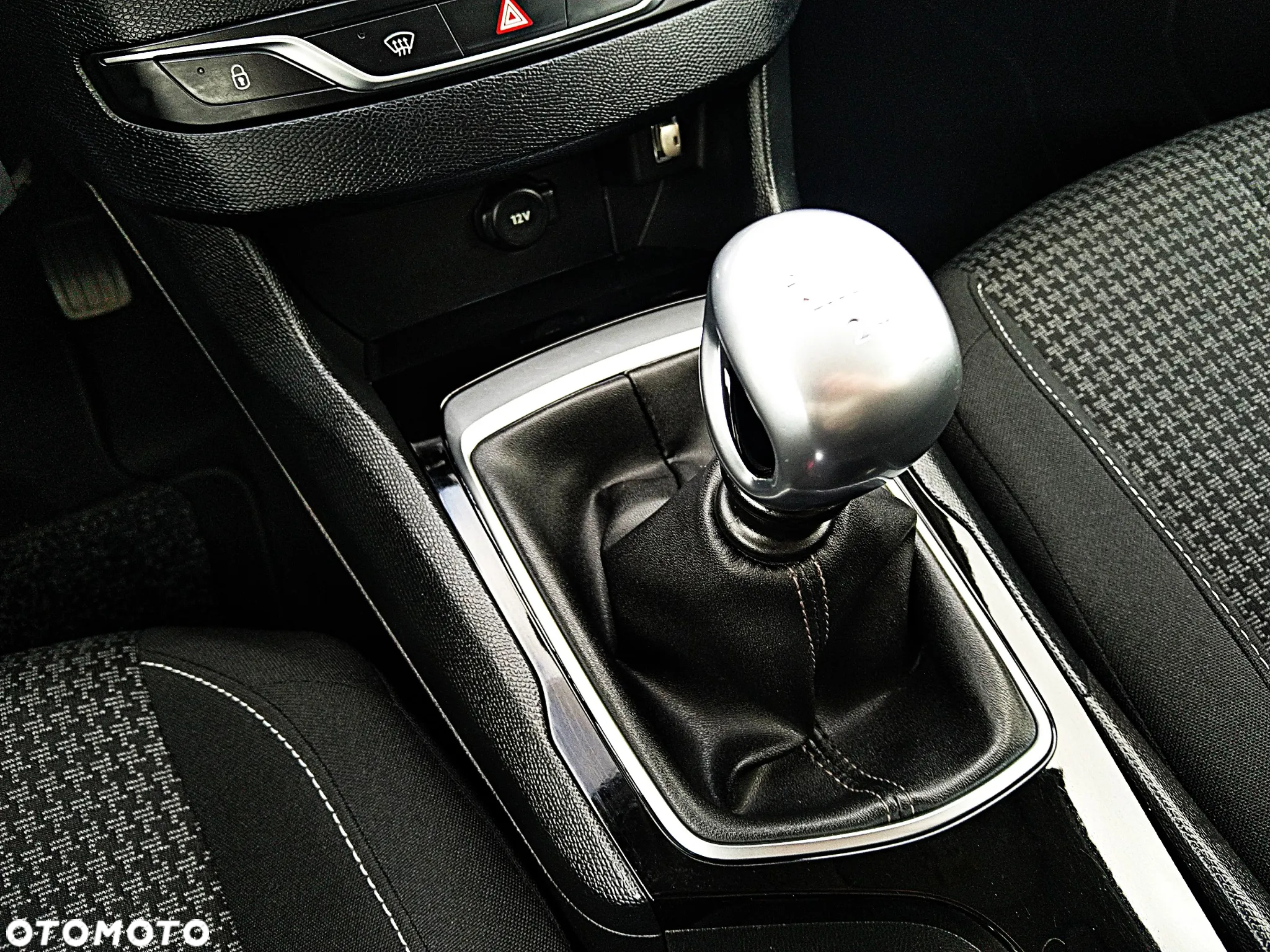 Peugeot 308 SW 1.6 BlueHDi Allure S&S - 22