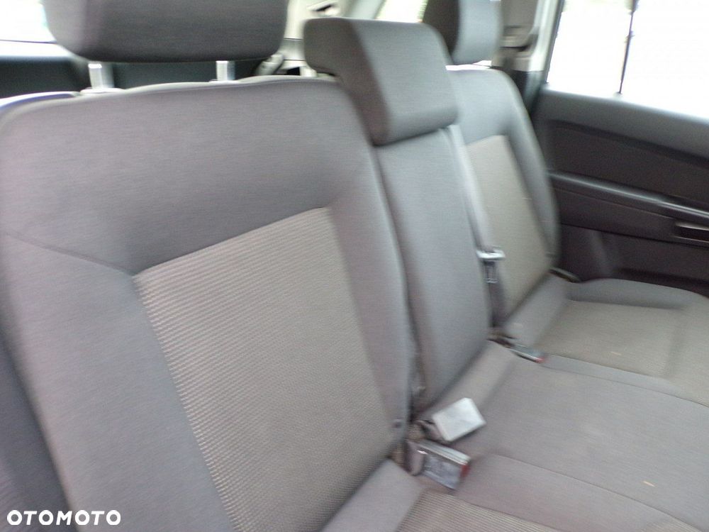 Opel Zafira - 26