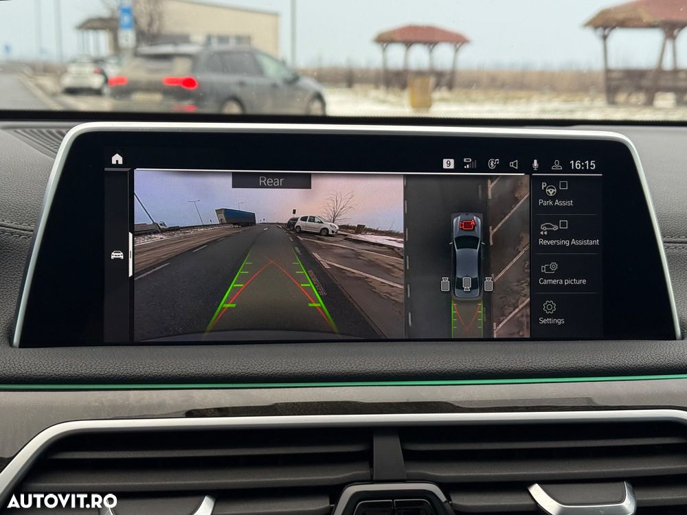 BMW Seria 7 730Ld xDrive MHEV - 26