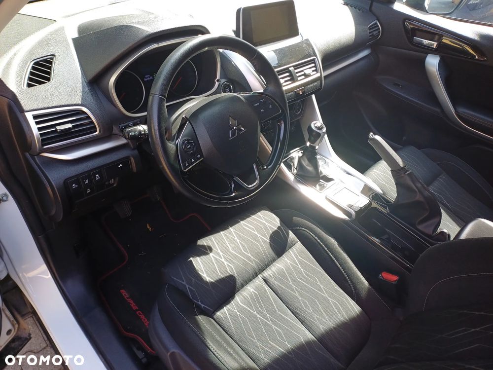 Mitsubishi Eclipse Cross 1.5 T Intense - 19