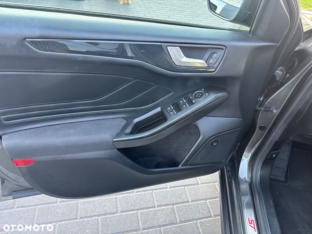 Ford Focus 2.0 TDCi DPF Start-Stopp-System ST-Line - 31