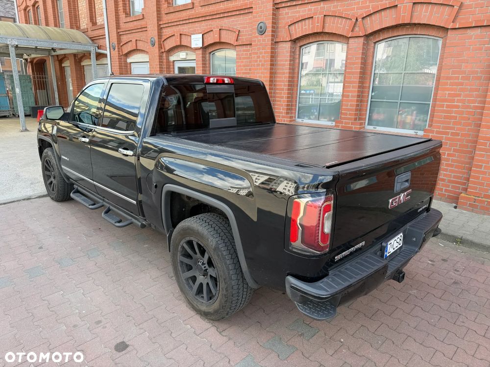 GMC Sierra - 2