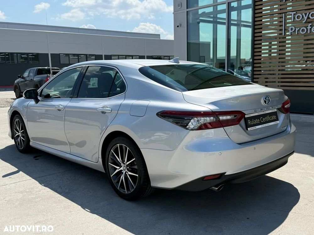Toyota Camry 2.5 Dynamic - 8